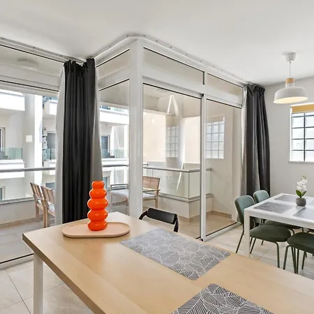 Giorgio Downtown 2 Bedroom * Lárnaca