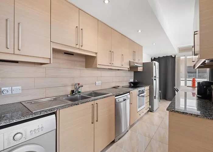 Giorgio Downtown 2 Bedroom Apartamento Larnaca