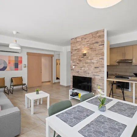 Giorgio Downtown 2 Bedroom Appartement Larnaca